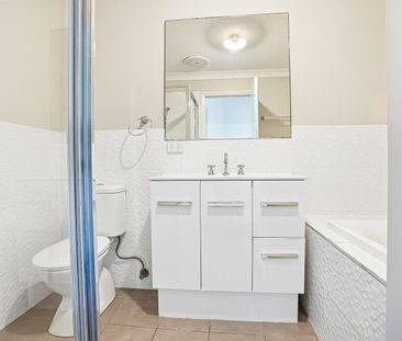 4 Bedroom home !! - Photo 5