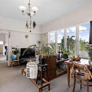 Stylish Unit - Photo 2