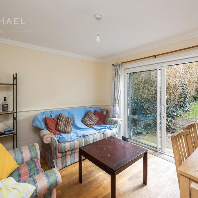 4 bedroom semi-detached house to rent - Photo 1