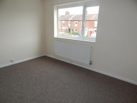 2 bedroom semi-detached house to rent - Photo 4