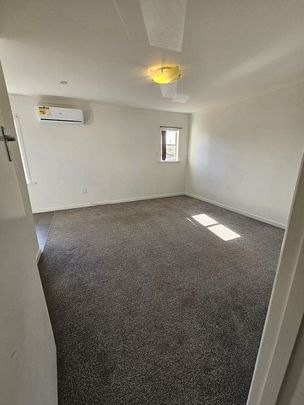 Beautiful 3 Bedroom Fully Renovated House - Photo 1