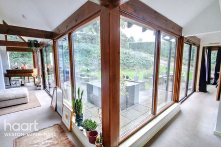 4 bedroom detached house to rent - Photo 4