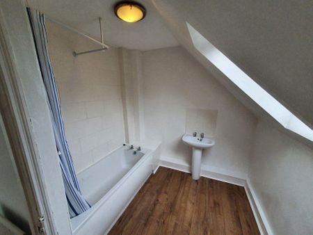 2 bedroom semi-detached house to rent - Photo 4