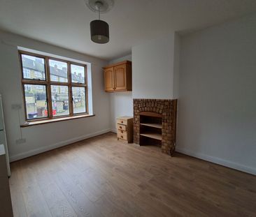 5 Bed Maisonette, Aylmer Parade, N2 - Photo 3