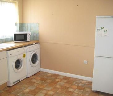 3 bedroom terraced house to rent - Photo 6