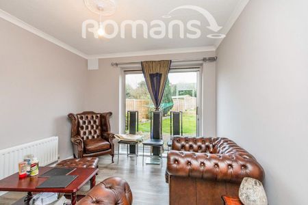 4 bedroom semi-detached house to rent - Photo 2