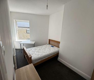 4 bedroom terraced house to rent - Photo 2