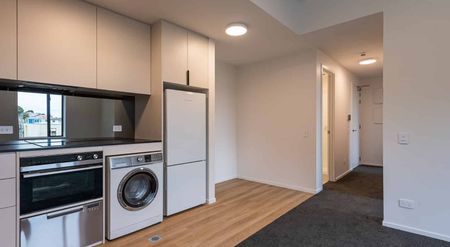 Top floor 2 bedroom apartment on the Basin - Photo 2