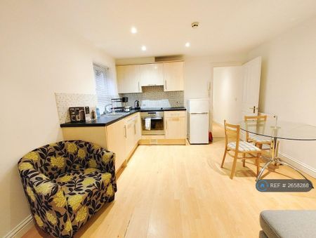 1 bedroom flat to rent - Photo 5