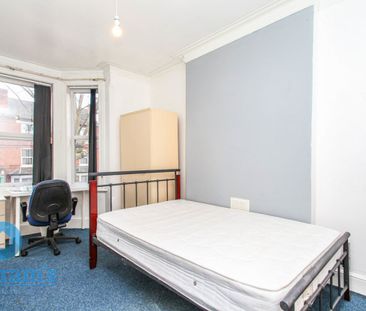 6 bed Mid Terraced House for Rent - Photo 2