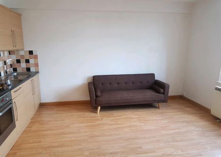 1 bedroom apartment to rent - Photo 2