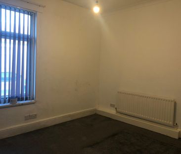To Let: Longford Street, Middlesbrough, TS1 4RP. - Photo 2
