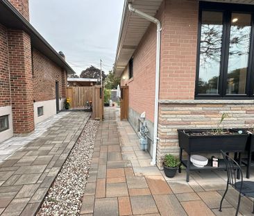 For Lease - 12 BRAMPTON Road, Toronto, Ontario - Photo 2