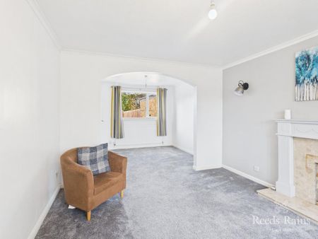 3 bedroom detached house to rent - Photo 2