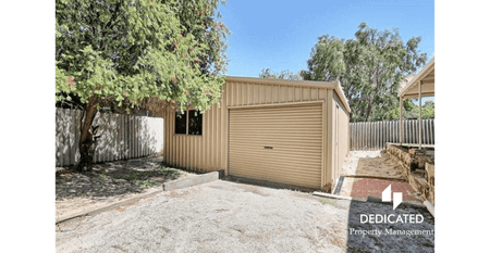 Spacious Family Living in a Quiet Kelmscott Pocket - Photo 3