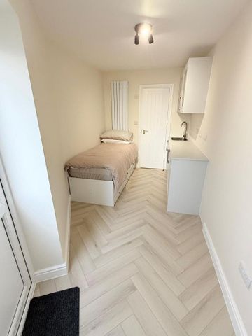 Studio to rent - Photo 5