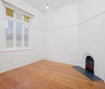 Charming South Yarra Victorian Light-Filled 2BR Home with Courtyard - Photo 2