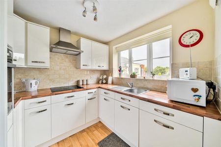 Greenacres Lodge, Warlingham - Photo 5