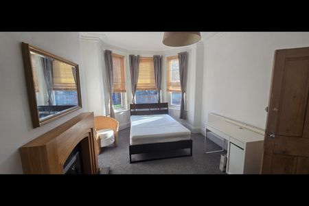 Room in a Shared House, Arthington View, LS10 - Photo 5