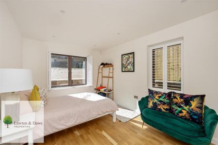 5 bedroom detached house to rent - Photo 5