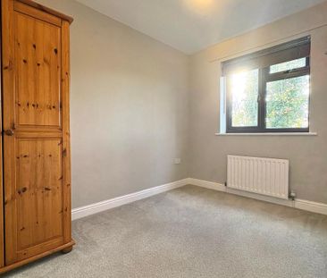 2 bedroom end of terrace house to rent - Photo 4