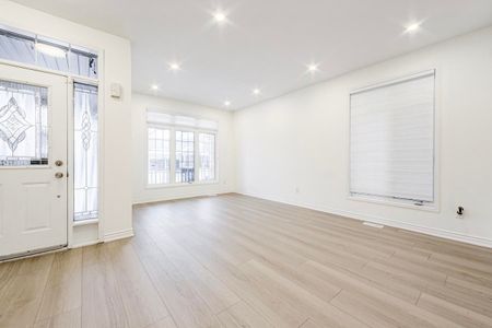 For Lease - 124 Alfred Paterson Drive, Markham, Ontario - Photo 4