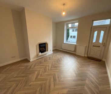 2 bedroom House To Let Total Size: 689 SQ FT - Photo 2