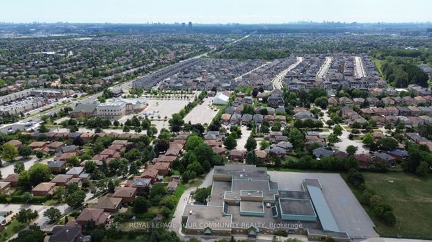 For Lease - 394 Paliser Crescent, Richmond Hill, Ontario - Photo 1