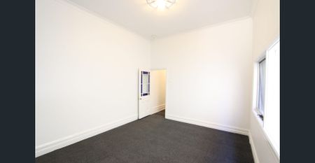 A vibrant Victorian - Photo 3