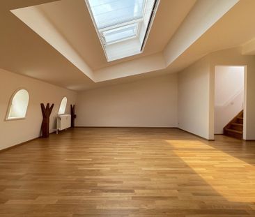 Loft-Dach-Wohnung an zentraler Lage nähe Burgfelderplatz - Photo 2