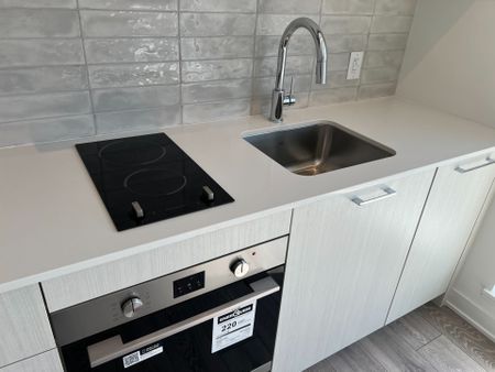 For Lease - 10 Oak Street Unit# 419, Toronto, Ontario - Photo 5