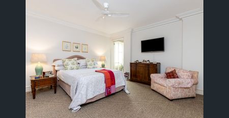 Villard – Designer Fully Furnished 2-Bedroom Apartment in the Heart of Potts Point - Photo 5
