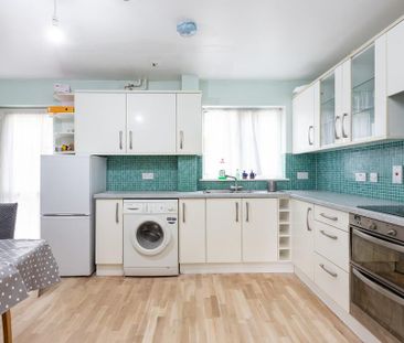 3 bedroom terraced house to rent - Photo 4