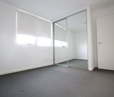 In Popular Solis Building - Photo 3