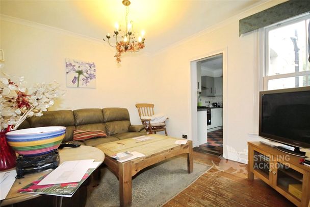 Guildford Park Road, Guildford, GU2 7NA - Photo 1