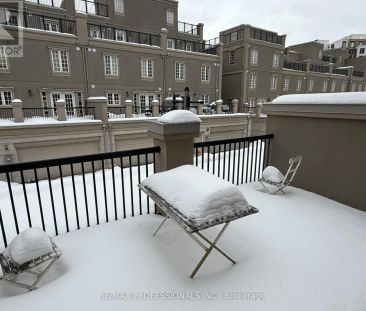 72 UPPER DUKE CRESCENT - Photo 2