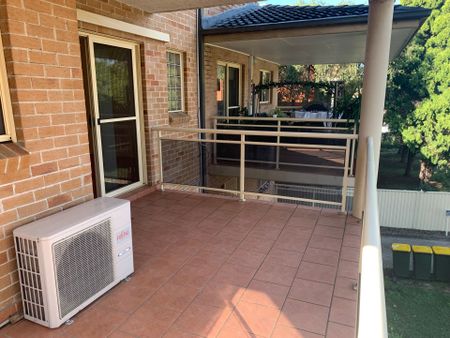 Modern Two Bedroom Apartment with Lock up Garage - Photo 3