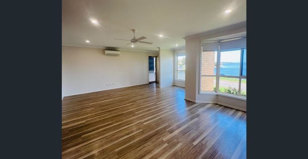 Modern 2-Bedroom Villa with Lake Views and Entertainment Area - Photo 1