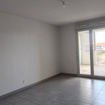 Location Appartement 3 pièces 62m² LAUNAGUET 31140 - Photo 1