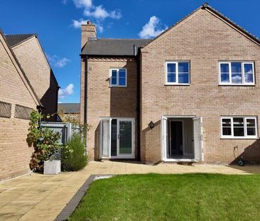 4 bedroom detached house to rent - Photo 3