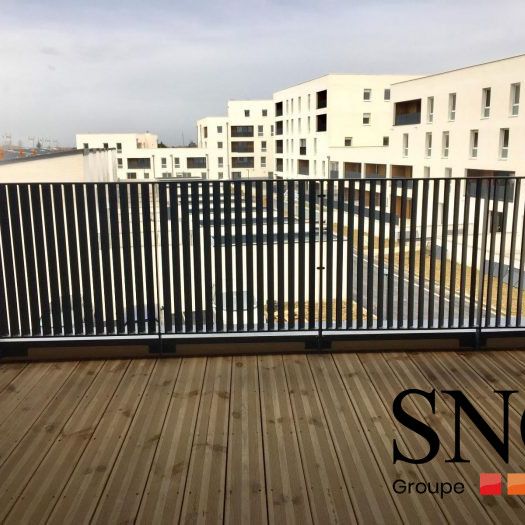 T3 AVEC LOGGIA ET PARKING - Photo 1