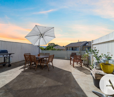 13/44 Medworth Crescent, Lyneham ACT 2602 - Townhouse For Rent | Do... - Photo 1