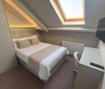 8 bedroom house of multiple occupation to rent - Photo 5