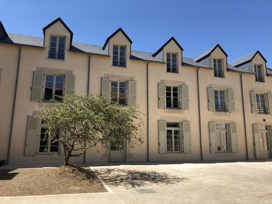 T2 POITIERS – Hôtel d’Etissac – 48.8 m² - Photo 1