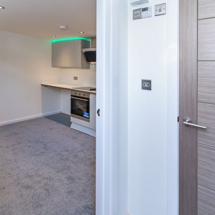 Modern Flat, Winton - Photo 1