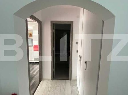 Apartament de lux, 3 camere, semidecomandat - Fotografie 3