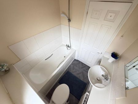 2 bedroom terraced house to rent - Photo 5