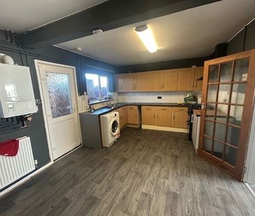 PETERBOROUGH - Photo 3