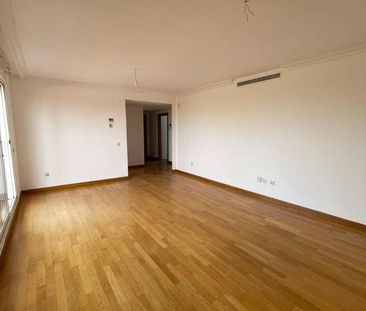 4 room luxury penthouse for rent in Madrid, Spain - Photo 6