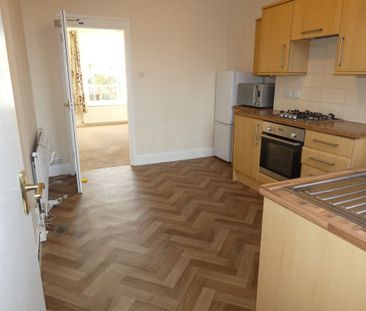 2 bed Apartment - To Let - Photo 3